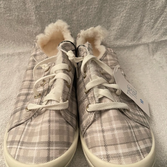 COPY - Time and tru canvas sneakers - Picture 2 of 5